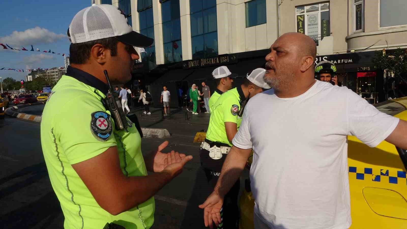 Taksim’de ticari taksiler denetlendi