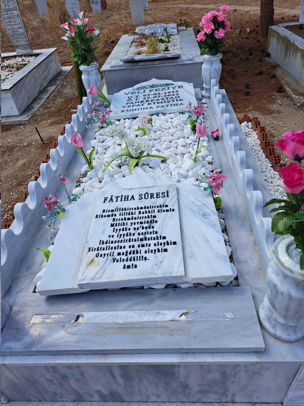 Batı Trakya’daki Müslümanların mezar taşlarını kırdılar