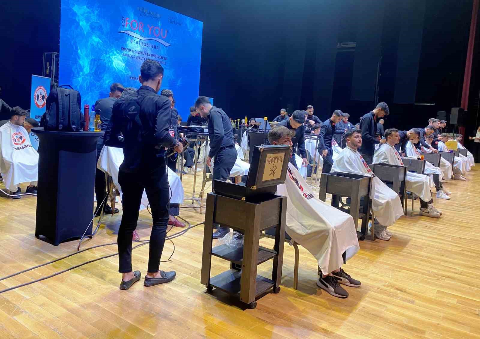 Sa&ccedil; Kesim Uzmanı ve Eğitmen Osman Balcı, Konya Hair Fest&rsquo;te
