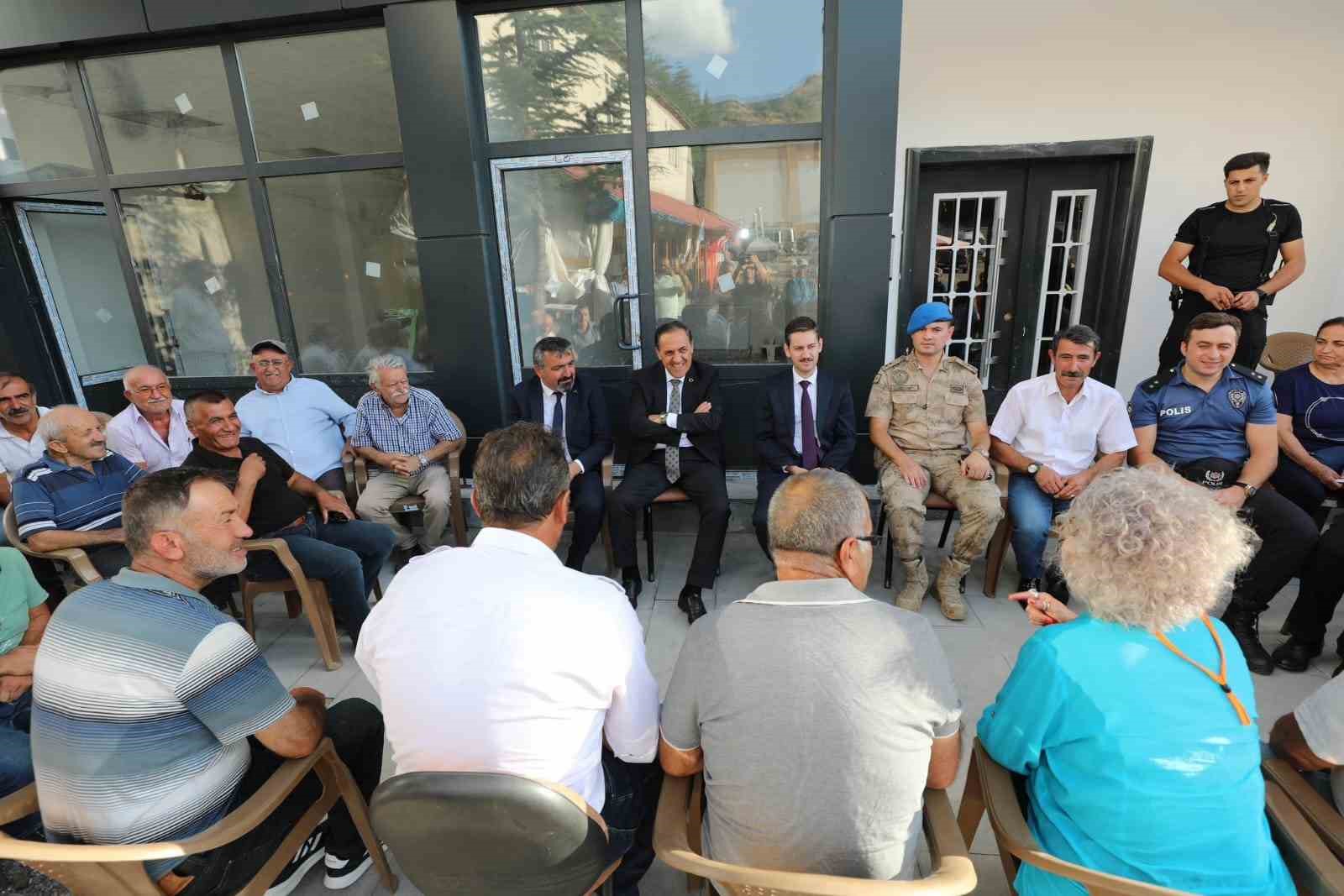 Vali Usta&rsquo;dan 33 şehit anıtına ziyaret
