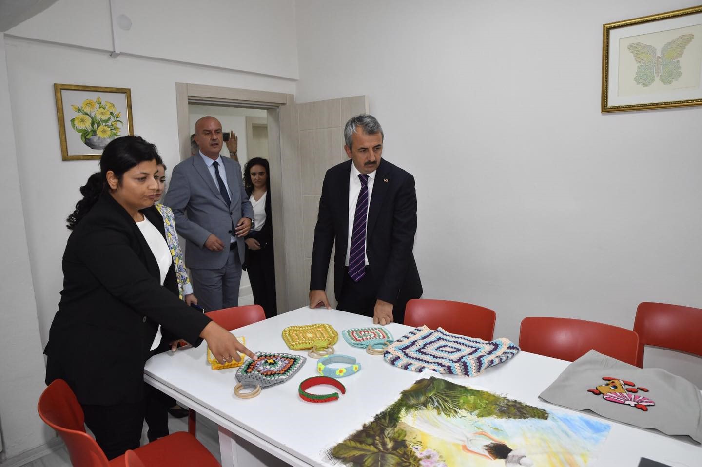 Vali Sezer tarihi konakları inceledi