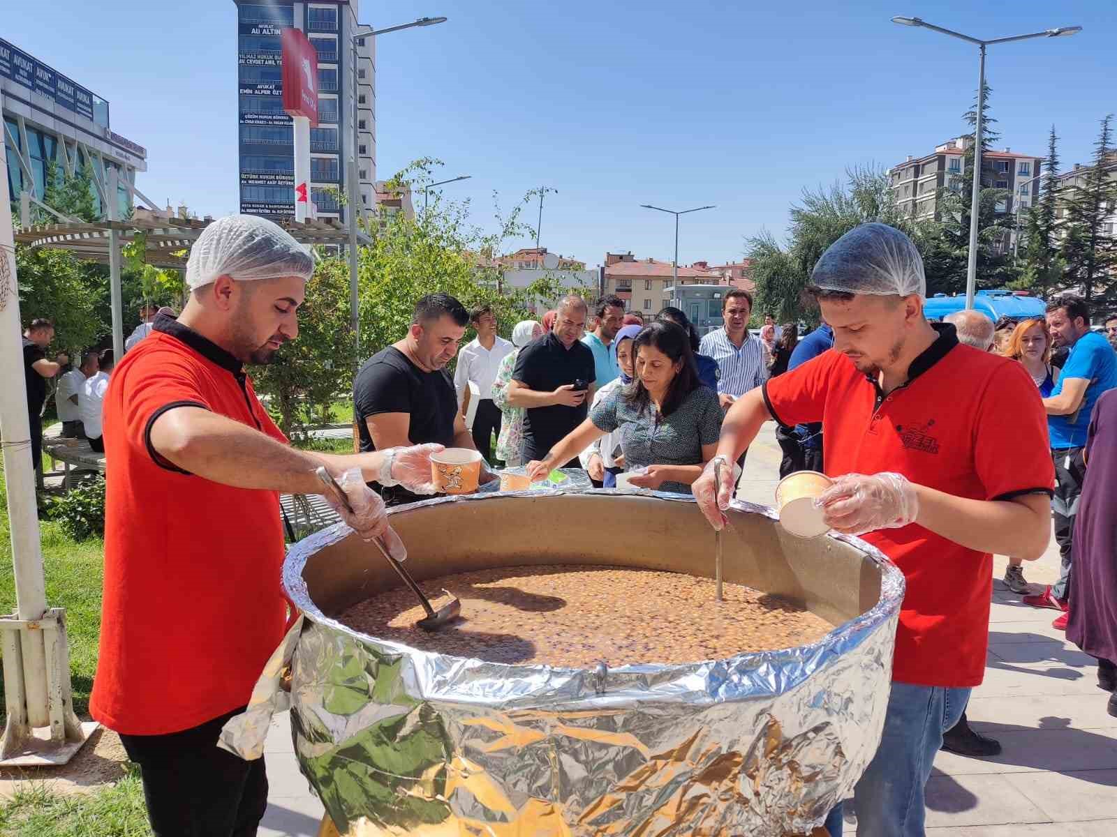 Niğde Barosu’ndan aşure ikramı