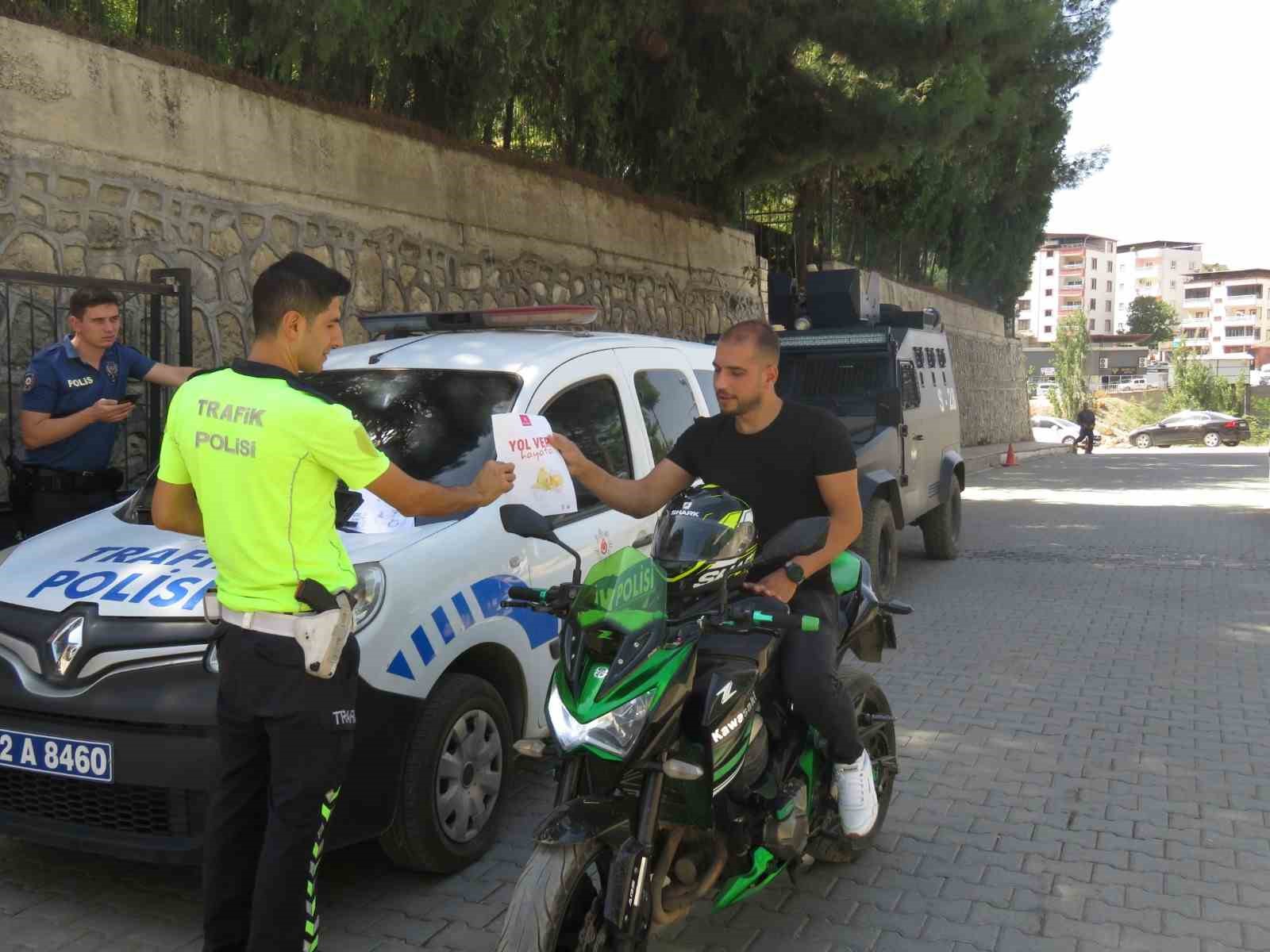 Sason’da motosiklet sürücülerine 