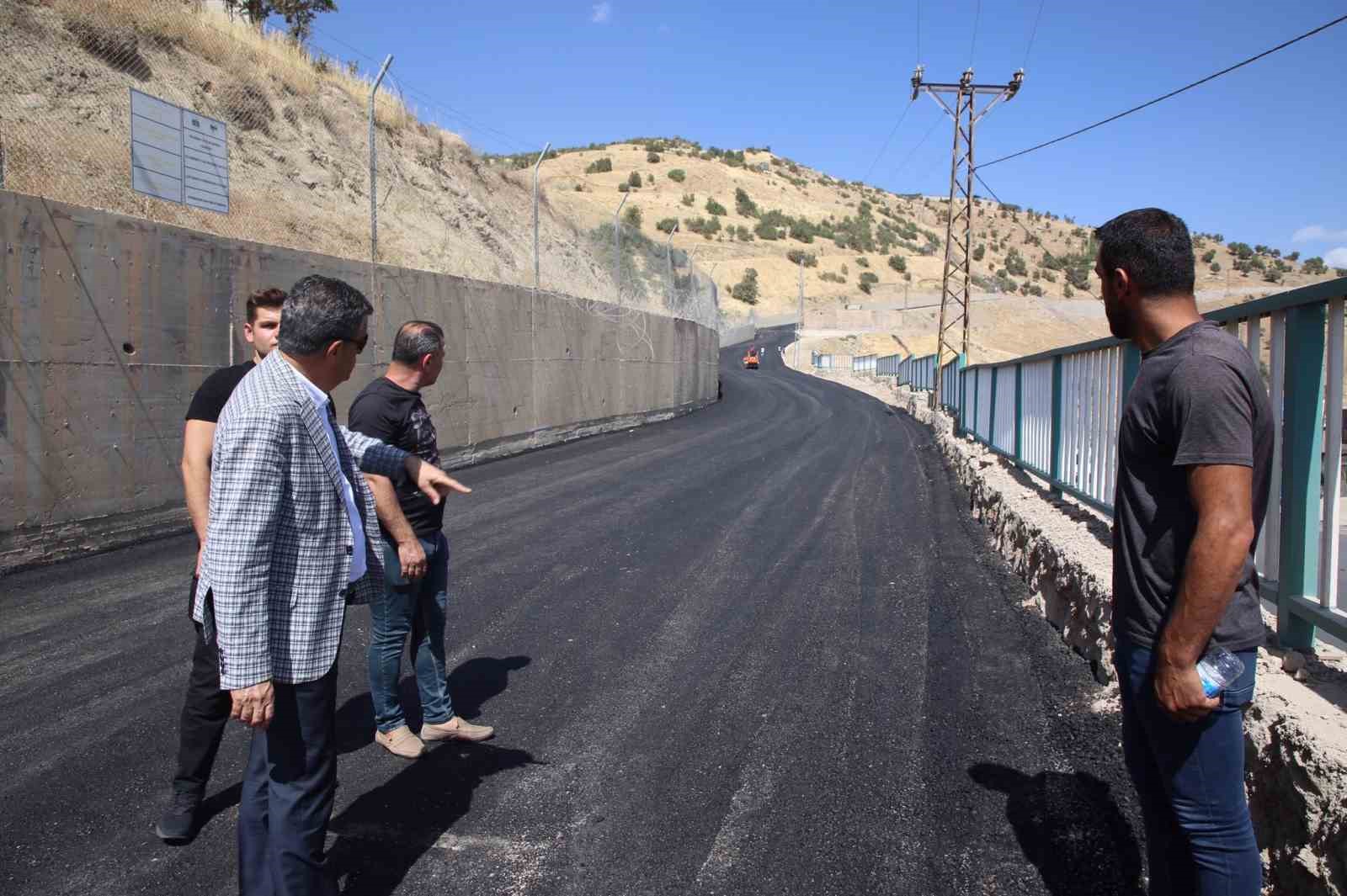 Şırnak&rsquo;ta yapımı s&uuml;ren yol &ccedil;alışması tamamlandı
