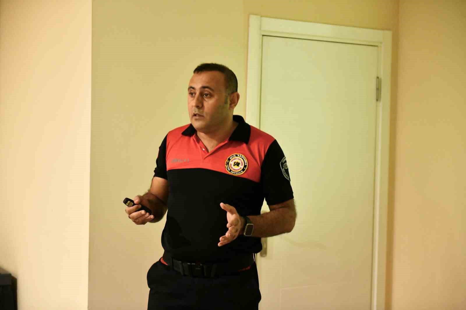 Esenyurt Belediyesi&rsquo;nden vatandaşlara Afet Bilinci Eğitimi
