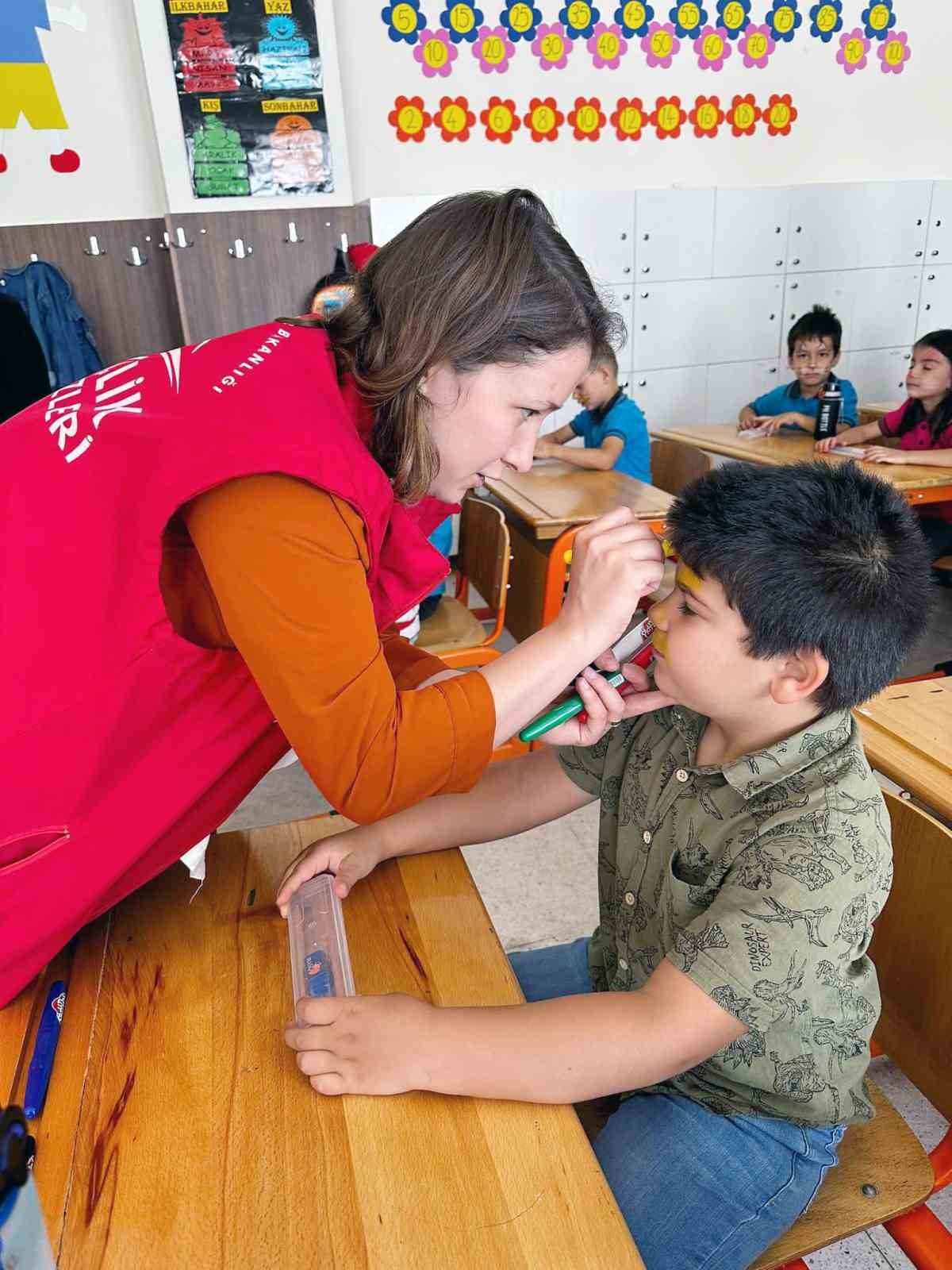 Kalem setleri ile geri d&ouml;n&uuml;ş&uuml;me katkı sağlıyorlar
