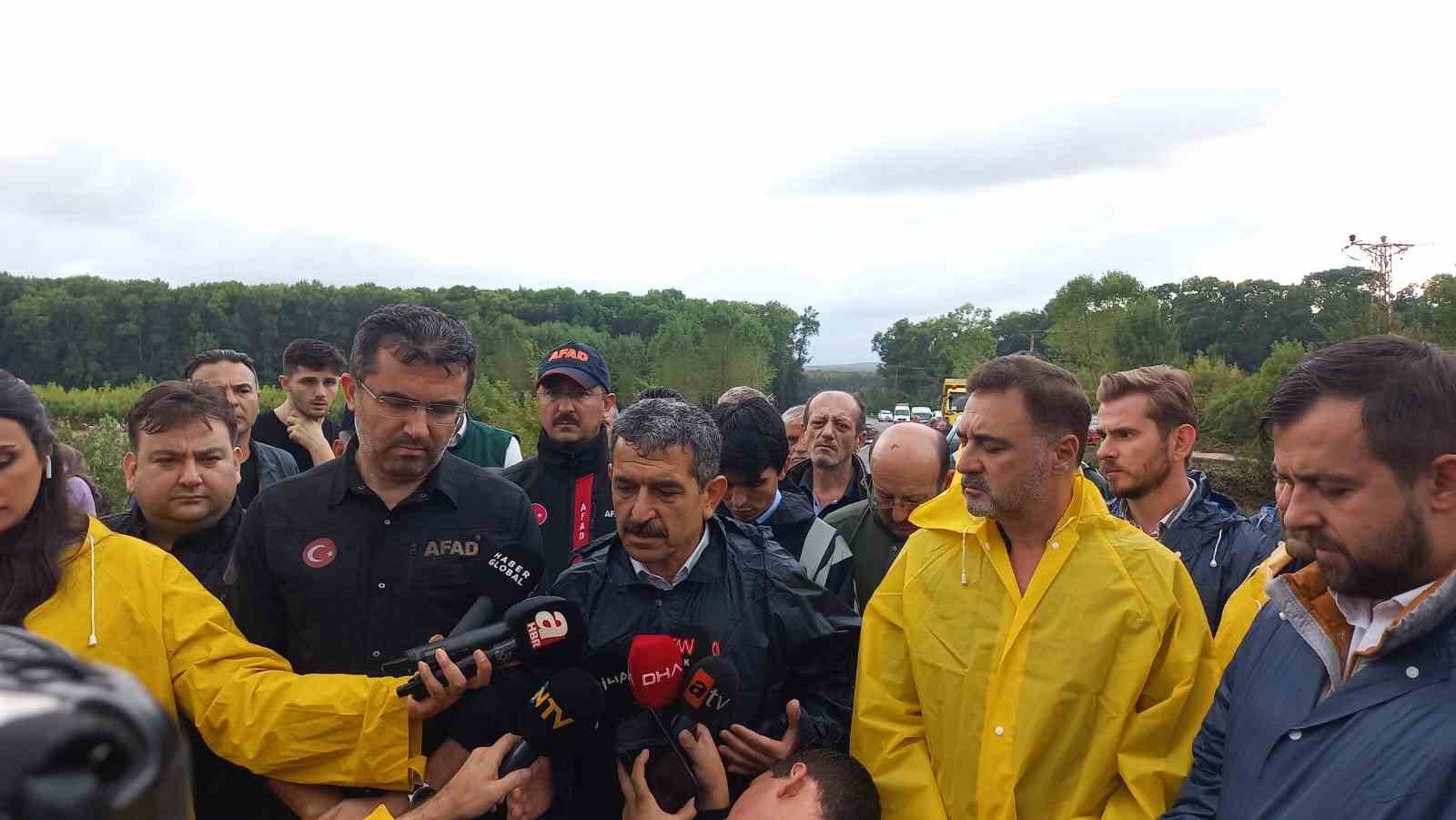 AFAD Başkanı sel b&ouml;lgesini inceledi: Selin vurduğu bungalov evler, yerleşime kapalı alan &ccedil;ıktı
