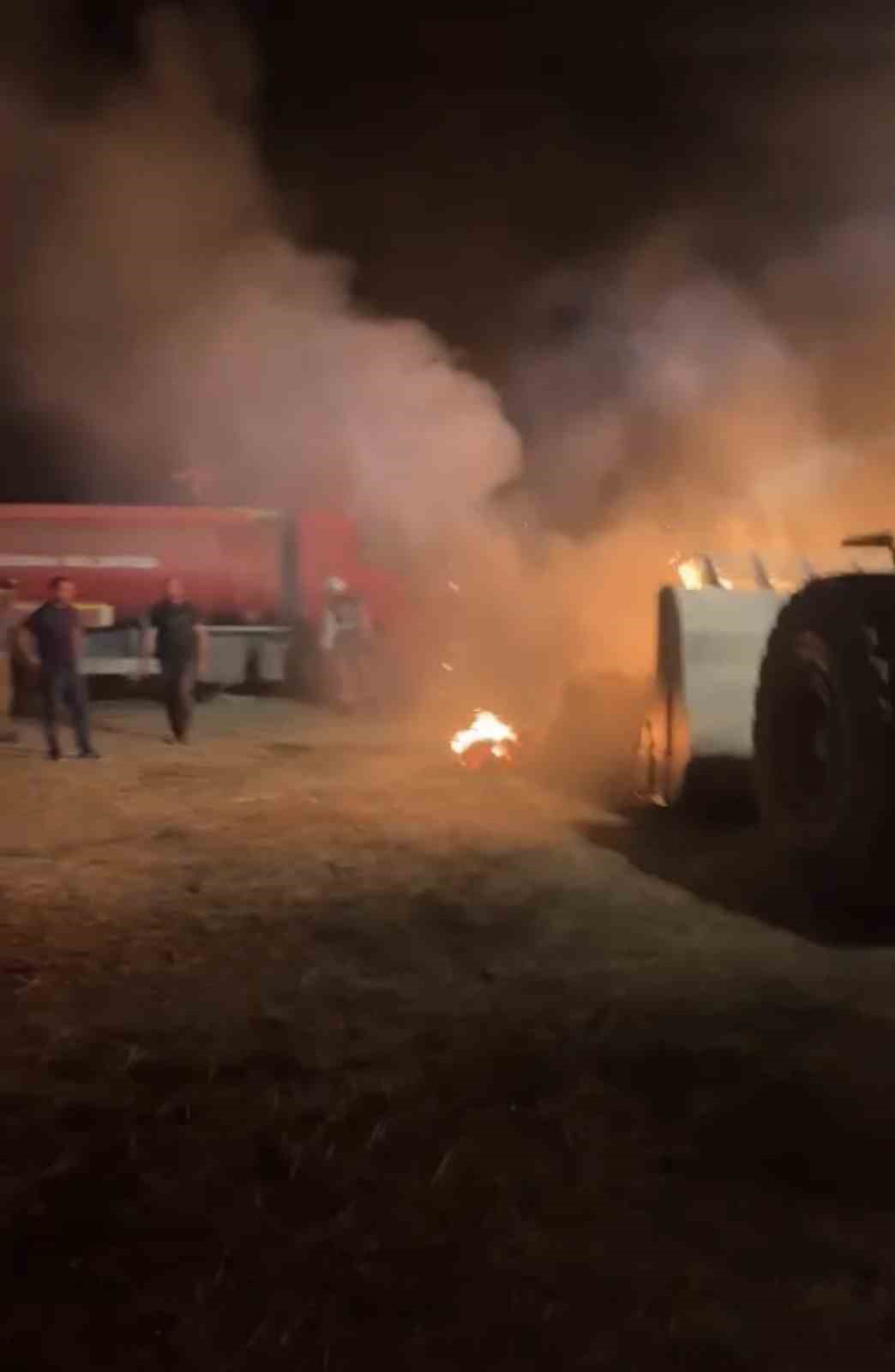 Ot yangını yeniden alevlendi, iş makineleri kum dökerek müdahale etti