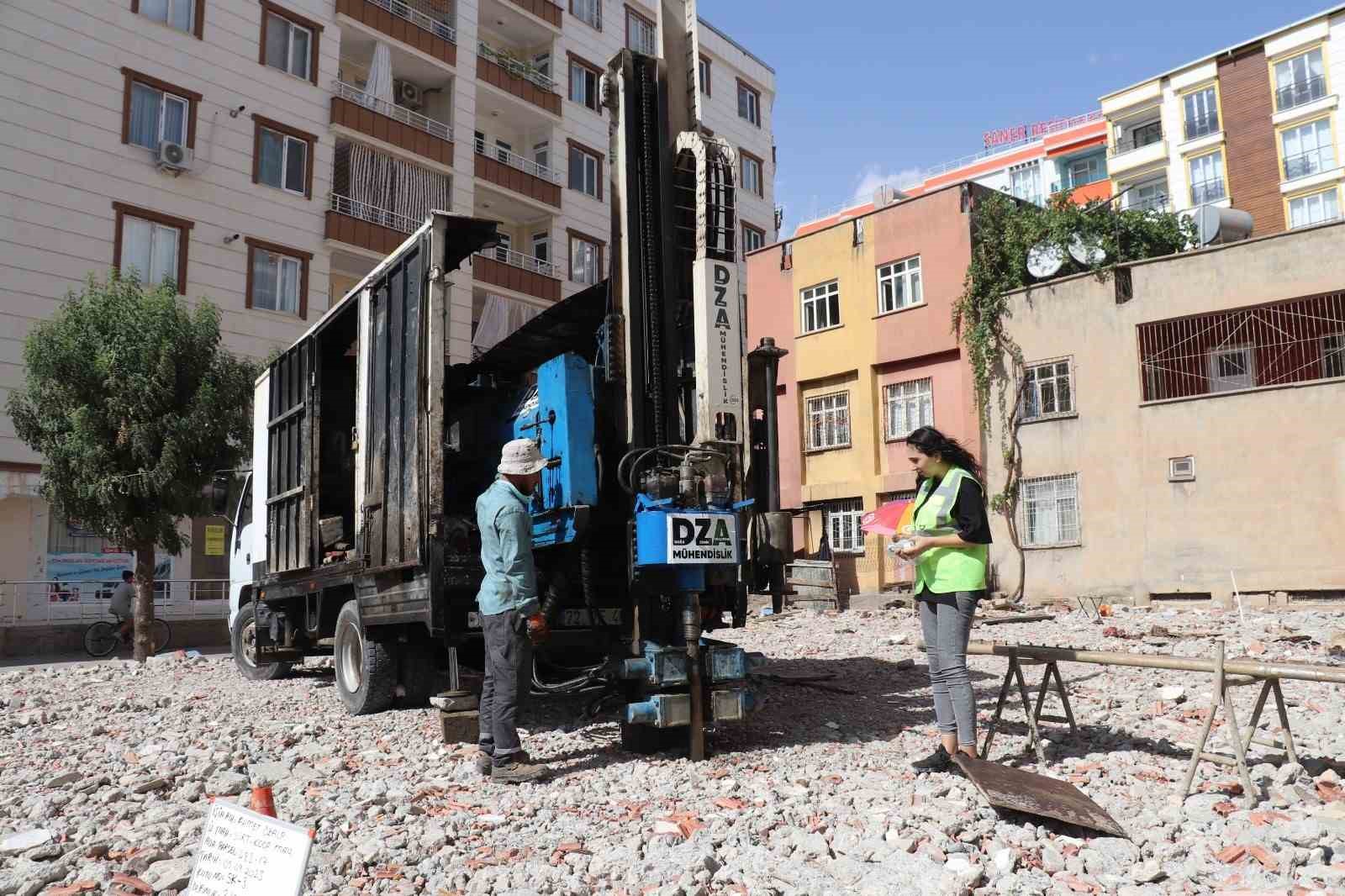 Siirt&rsquo;te inşaatların jeolojik-jeoteknik zemin et&uuml;tleri denetlendi
