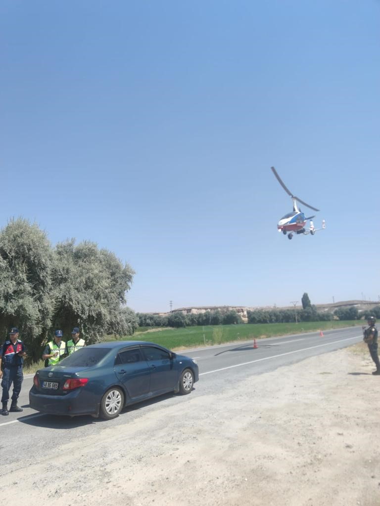 S&uuml;r&uuml;c&uuml;ler havadan denetlendi
