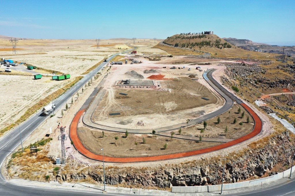 Başkan &Ccedil;olakbayrakdar, &ldquo;Erkilet&rsquo;in eşsiz şehir manzarasıyla Kayseri&rsquo;ye millet bah&ccedil;esi kazandırıyoruz&rdquo;
