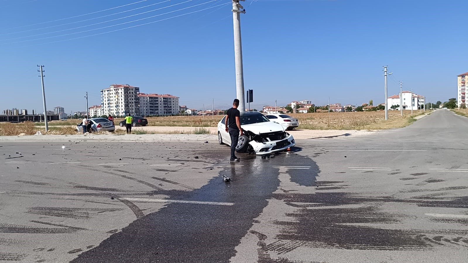 Karaman’da otomobiller çarpıştı: 2 yaralı