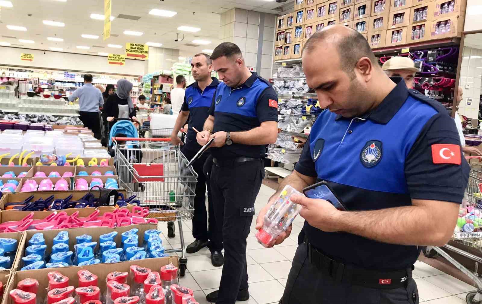Sincan Belediyesi zabıta ekipleri kırtasiyeleri denetledi