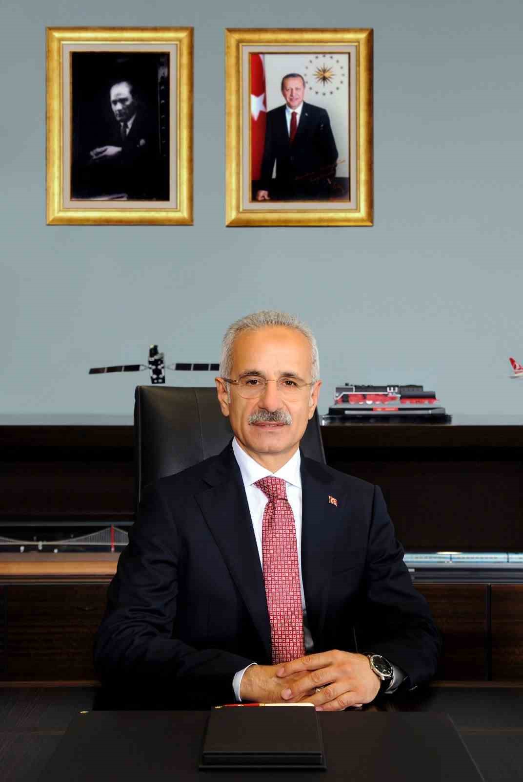 Bakan Uraloğlu: &ldquo;38 deniz aracıyla yılda 1 milyon metrek&uuml;p tarama yapıyoruz&rdquo;
