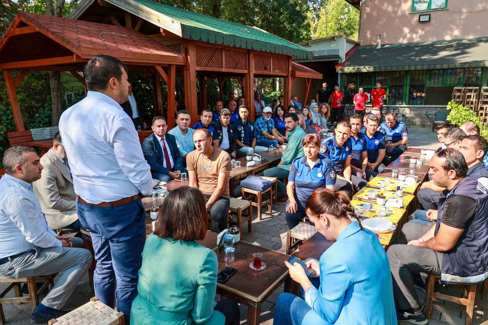 Başkan &Ccedil;akın, Zabıta M&uuml;d&uuml;rl&uuml;ğ&uuml; personelleriyle bir araya geldi

