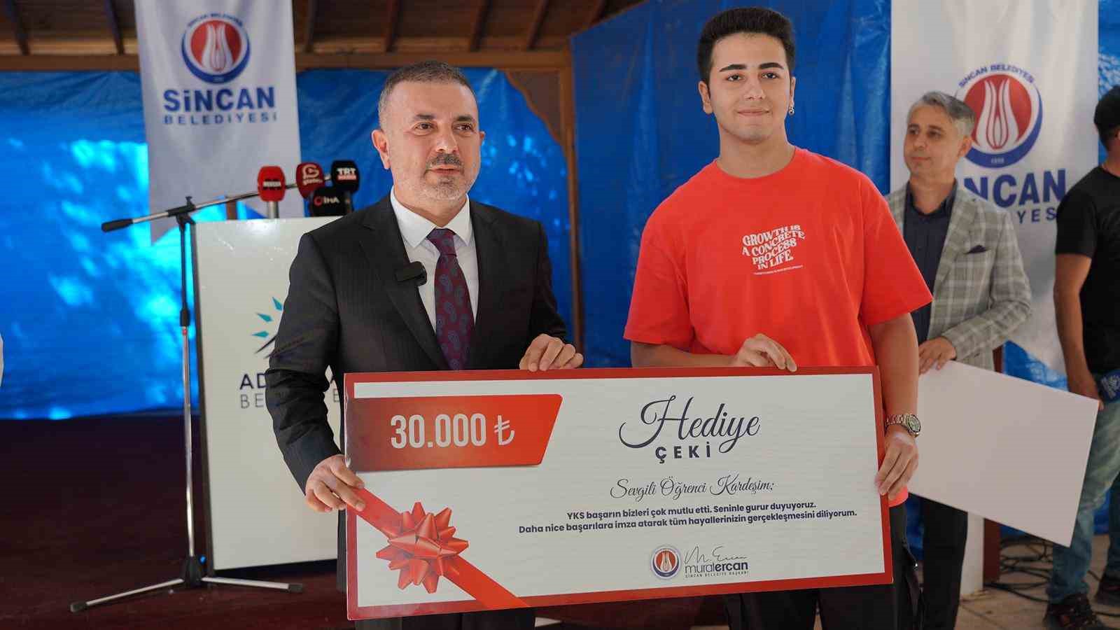 Sincan Belediyesinden YKS’yi kazanan depremzede öğrencilere para ödülü