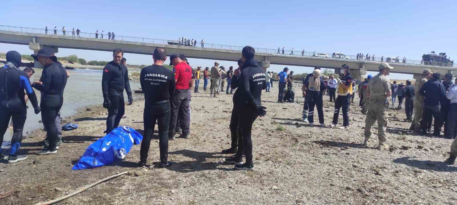 Serinlemek için Murat Nehri’ne giren genç boğuldu