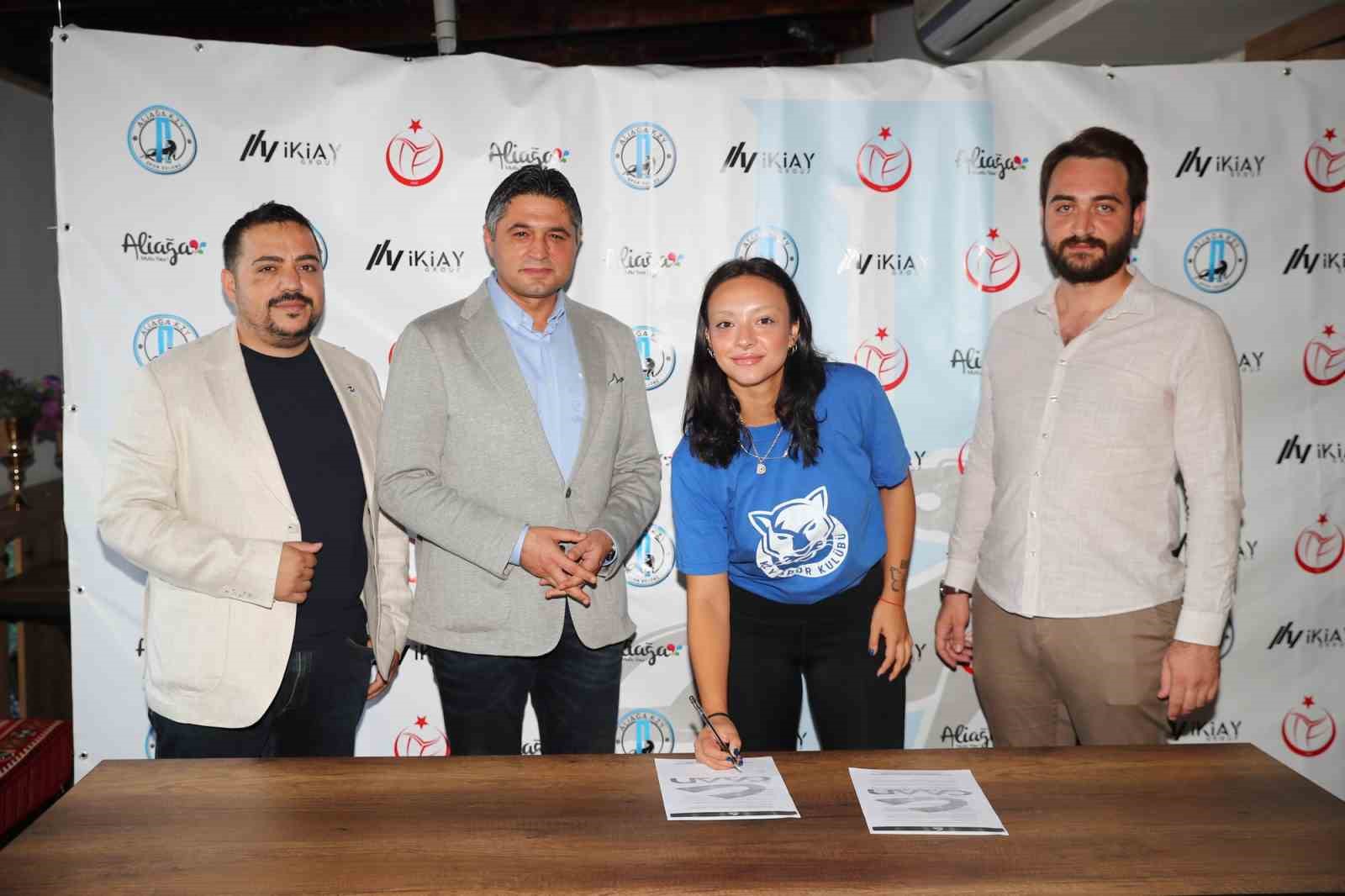 Başkan Acar, Aliağa&rsquo;nın profesyonel kadın voleybolcularıyla bir araya geldi
