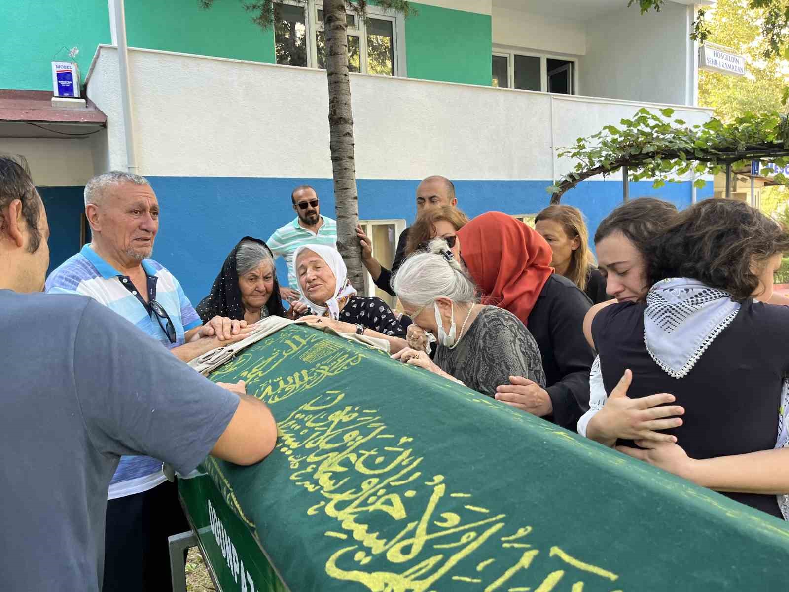 Ünlü yönetmen Abdulkadir Ceylan Ede Eskişehir’de toprağa verildi