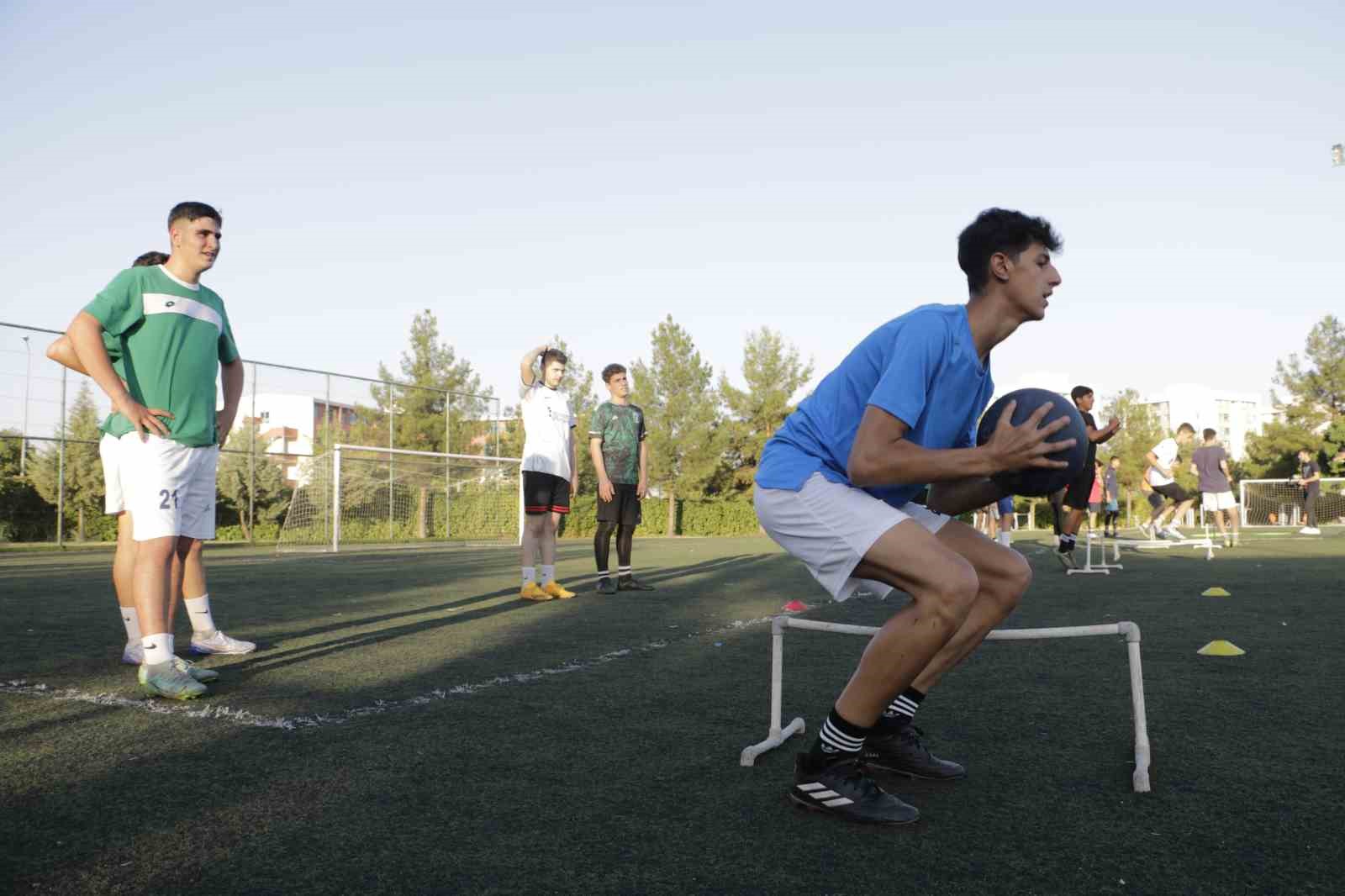 Diyarbakır’da yetişen çocuk ve genç futbolcular, Süper Lig takımlarına hazırlanıyor
