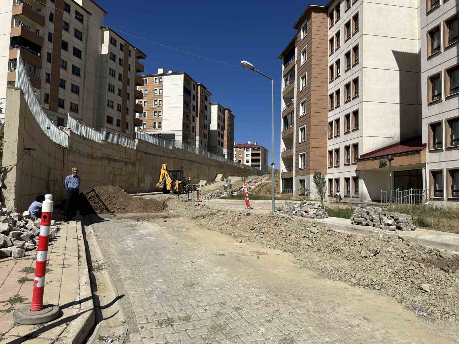 Yüksekova’da doğalgaz çalışması devam ediyor
