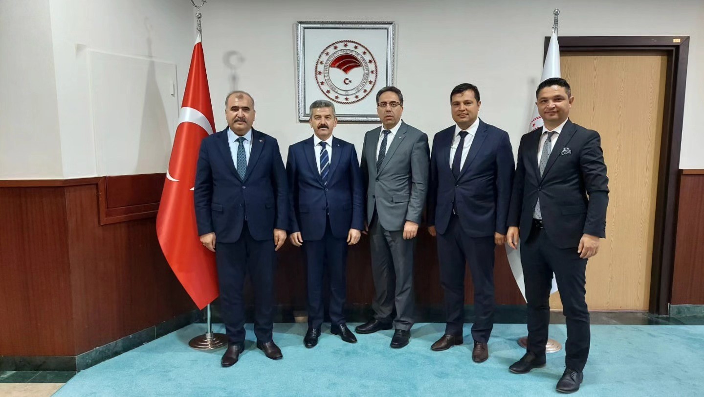 Uşak heyeti 3 bin kişinin istihdam edileceği ‘TDİOSB’ projesi için destek turuna çıktı