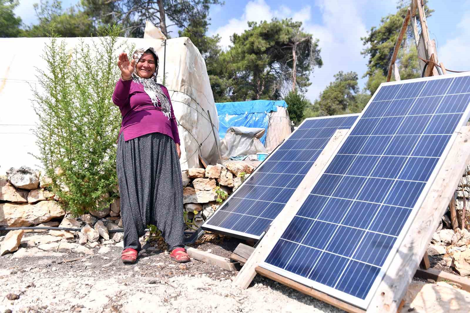 Mersin&rsquo;de Y&ouml;r&uuml;klere g&uuml;neş paneli desteği
