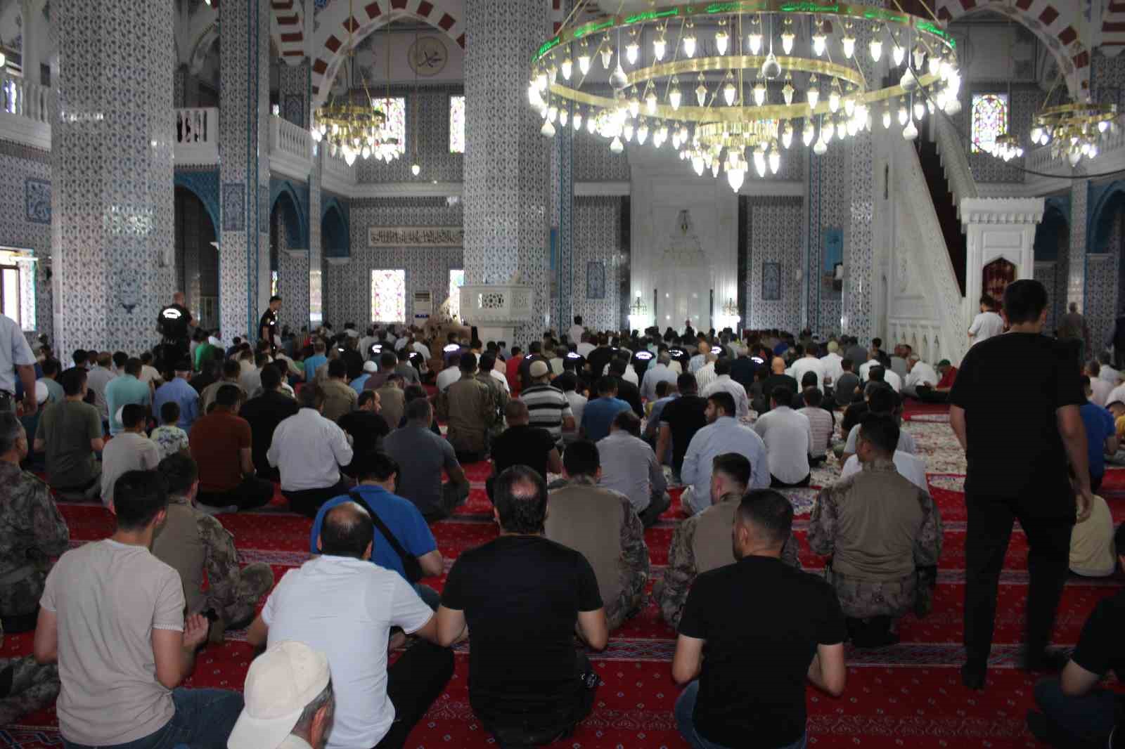 Iğdır’da 13 şehit polis için mevlit okutuldu