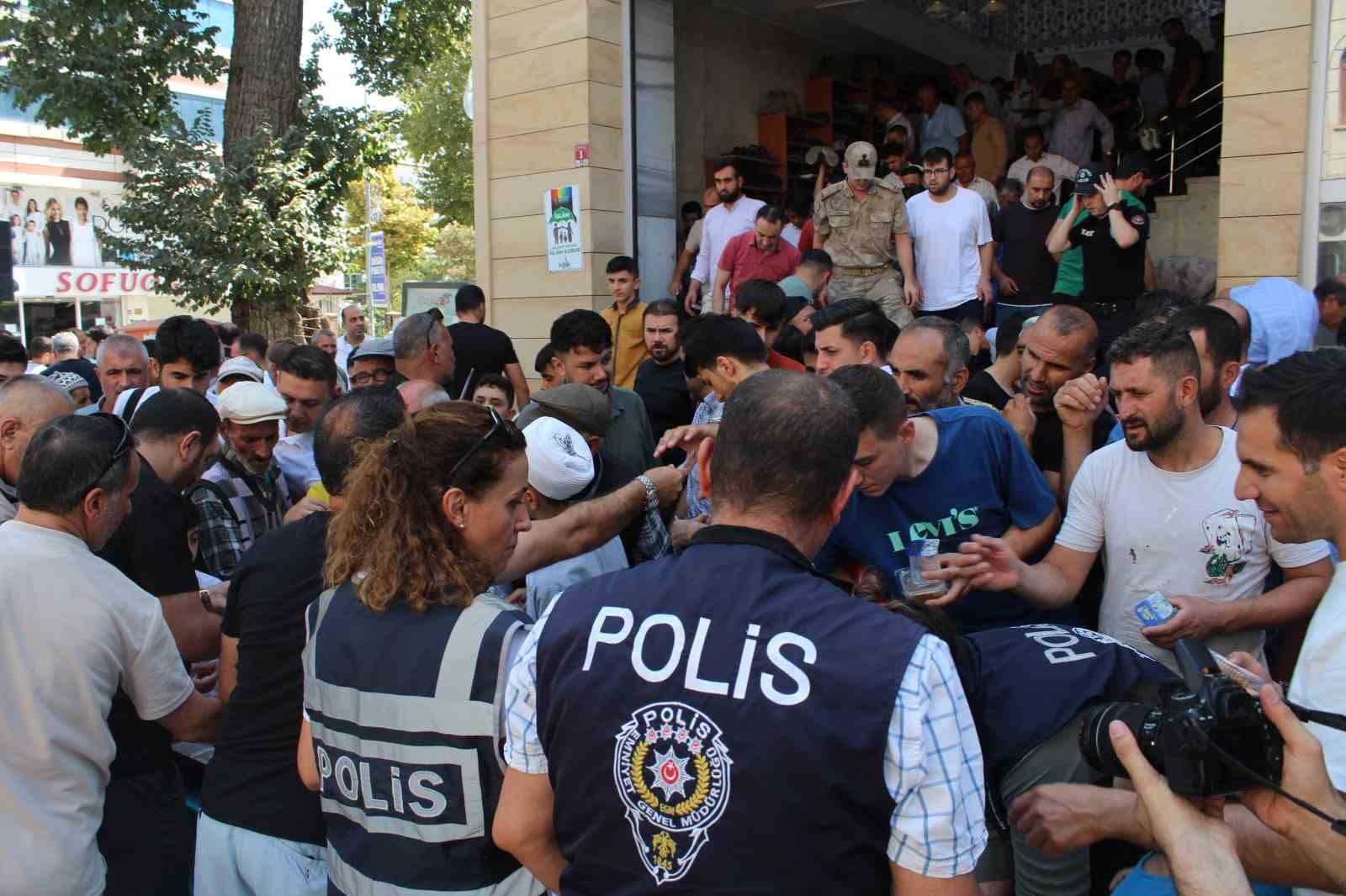 Iğdır’da 13 şehit polis için mevlit okutuldu
