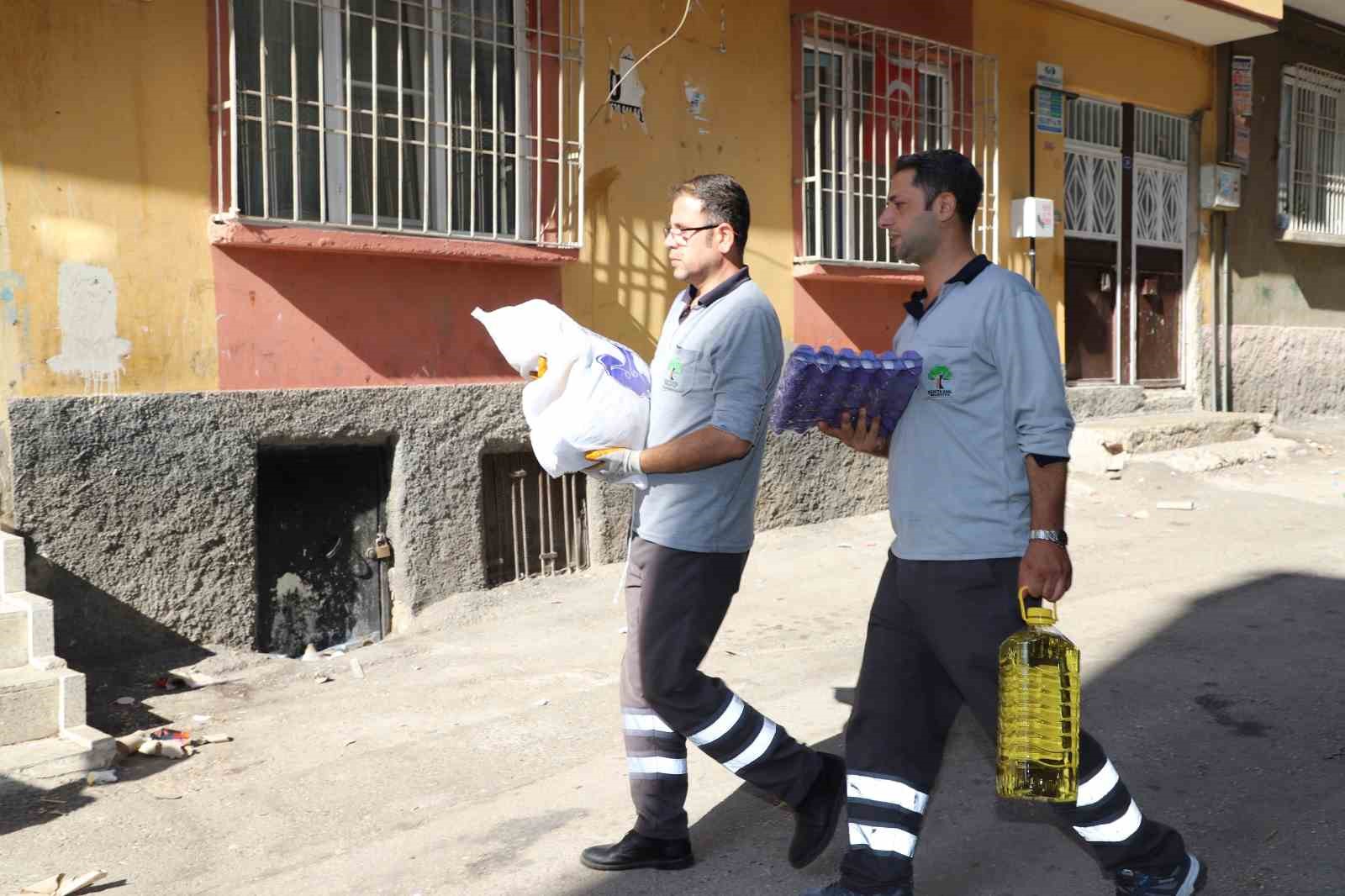 Şehitkamil’den dar gelirli ailelere gıda yardımı desteği