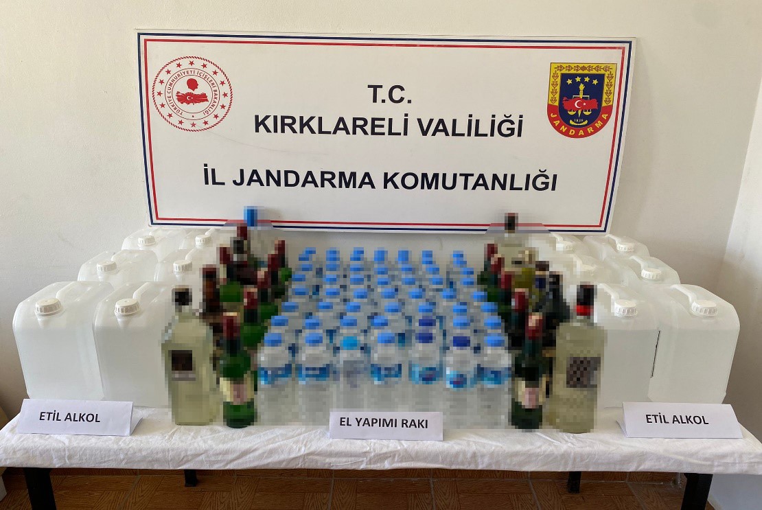 Kırklareli’nde 140 litre kaçak içki ele geçirildi