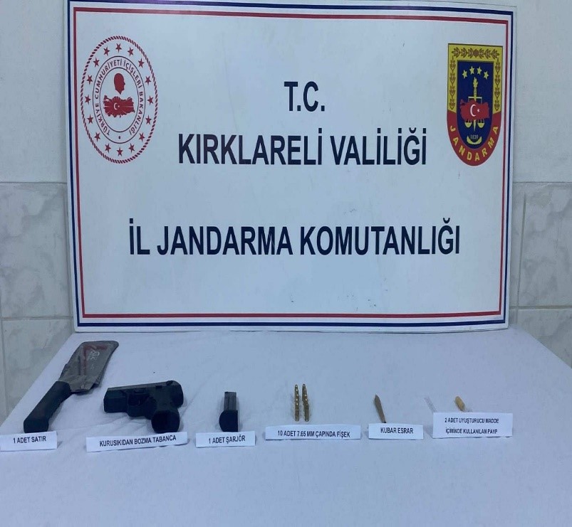 Kırklareli&rsquo;nde 140 litre ka&ccedil;ak i&ccedil;ki ele ge&ccedil;irildi
