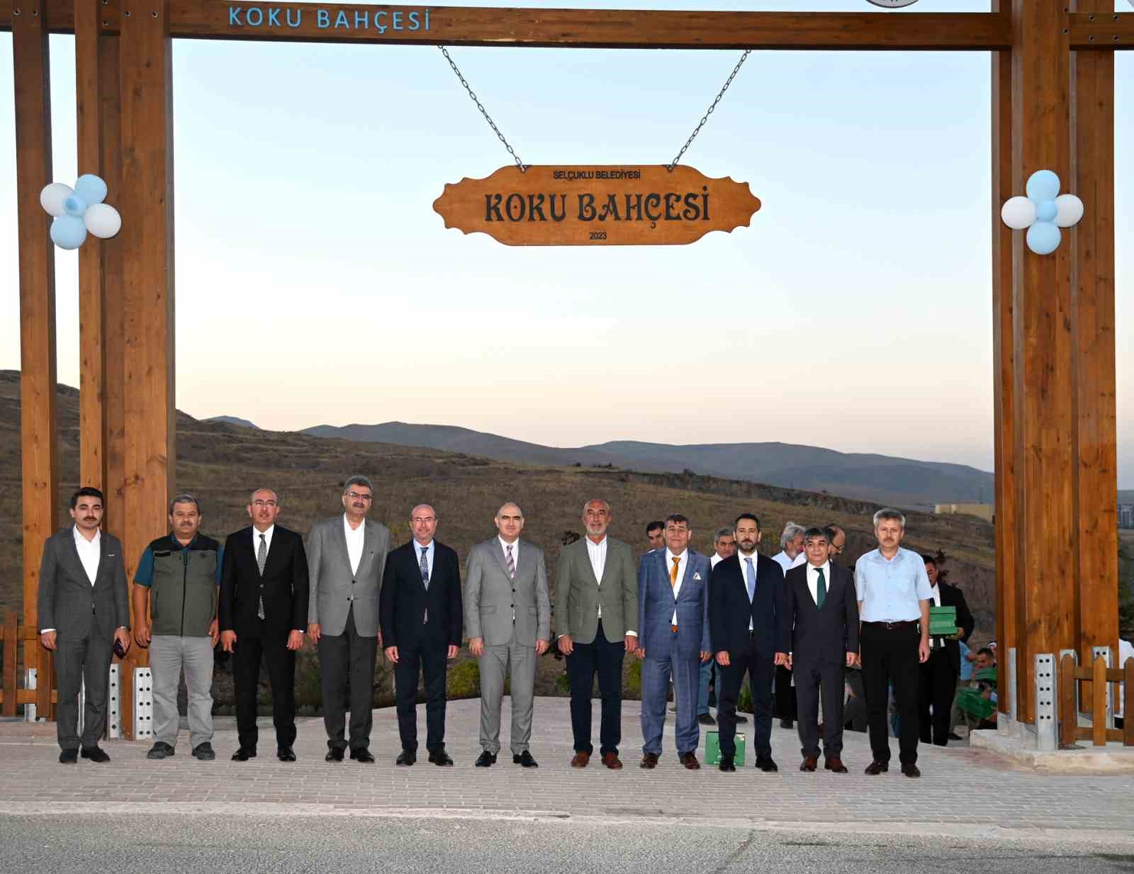 Sel&ccedil;uklu Seyir Kafe ve Koku Bah&ccedil;esi a&ccedil;ıldı
