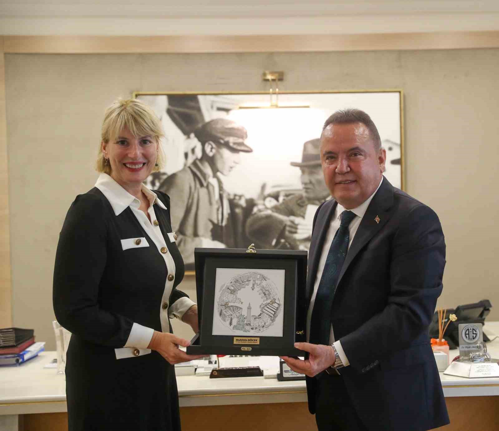 İngiltere Büyükelçisi Morris: "İngiliz vatandaşlar Antalya’da mutlu"