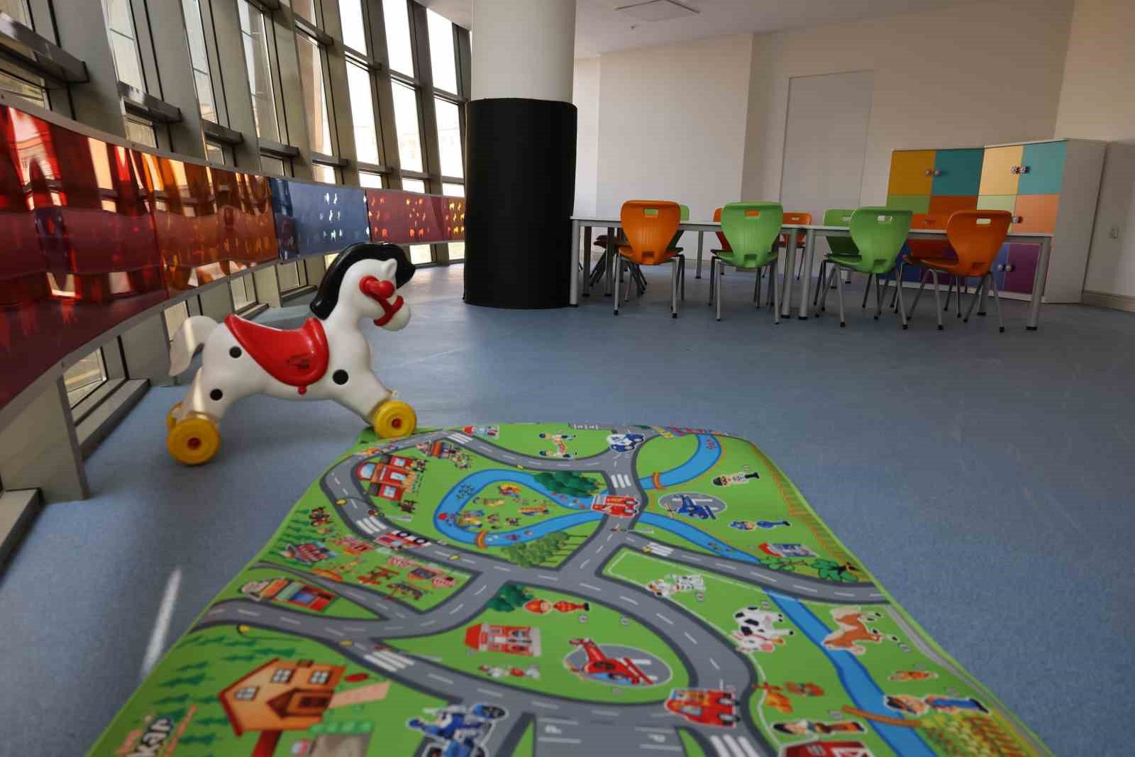 G&ouml;lbaşı&rsquo;nda a&ccedil;ılacak kreşe şehit &ouml;ğretmen Şenay Ayb&uuml;ke Yal&ccedil;ın&rsquo;ın adı verilecek
