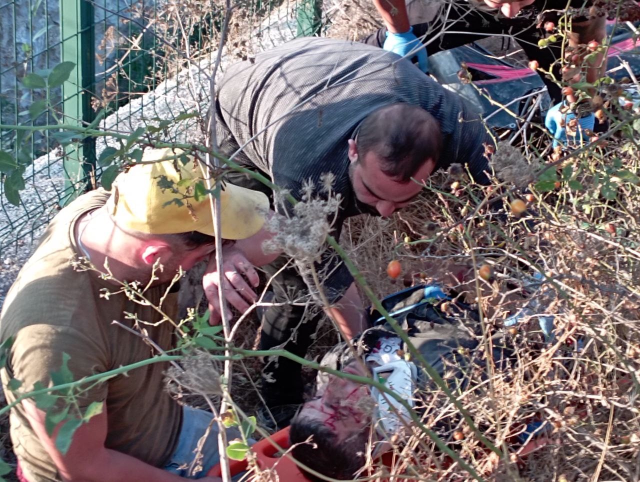 Virajı alamadı, dere kenarına u&ccedil;tu: 1 yaralı
