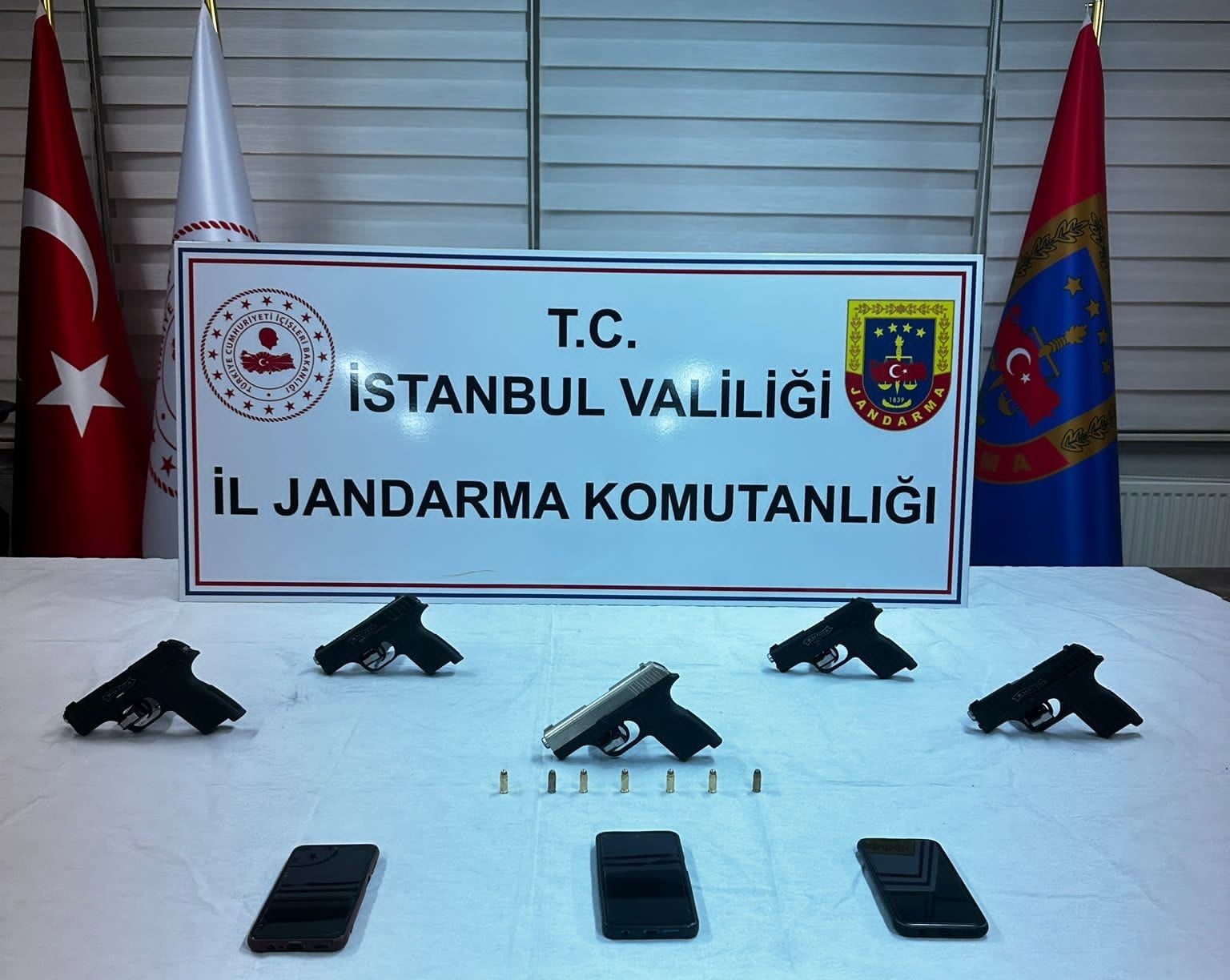 Eyüpsultan’da silah kaçakçılarına operasyon: 9 kişi gözaltına alındı 