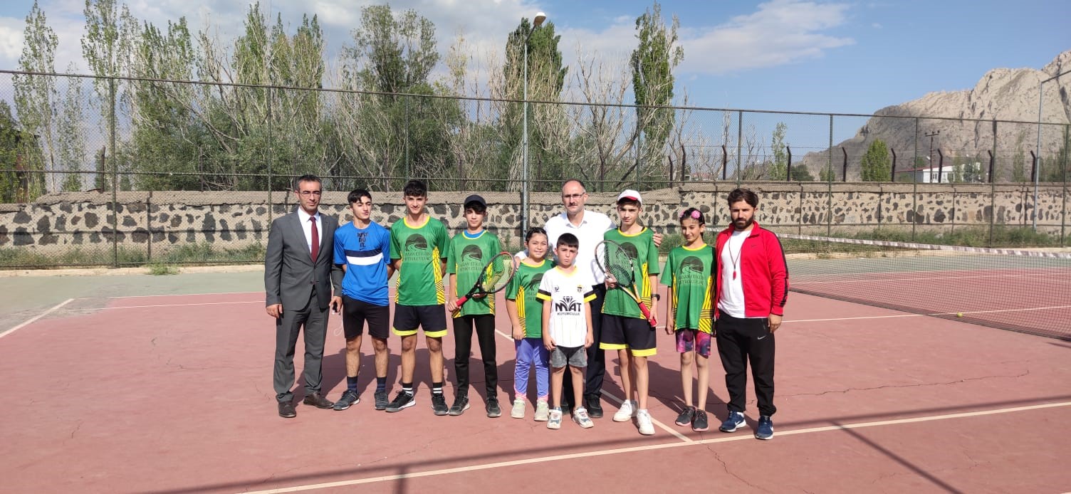 Genel M&uuml;d&uuml;r Şahin, Ağrı&rsquo;daki gen&ccedil;lik ve spor projelerini denetledi
