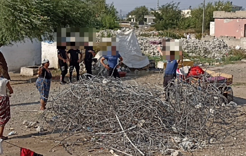 Osmaniye’de enkazdan çıkan demirleri çalan hırsızlara yönelik operasyon