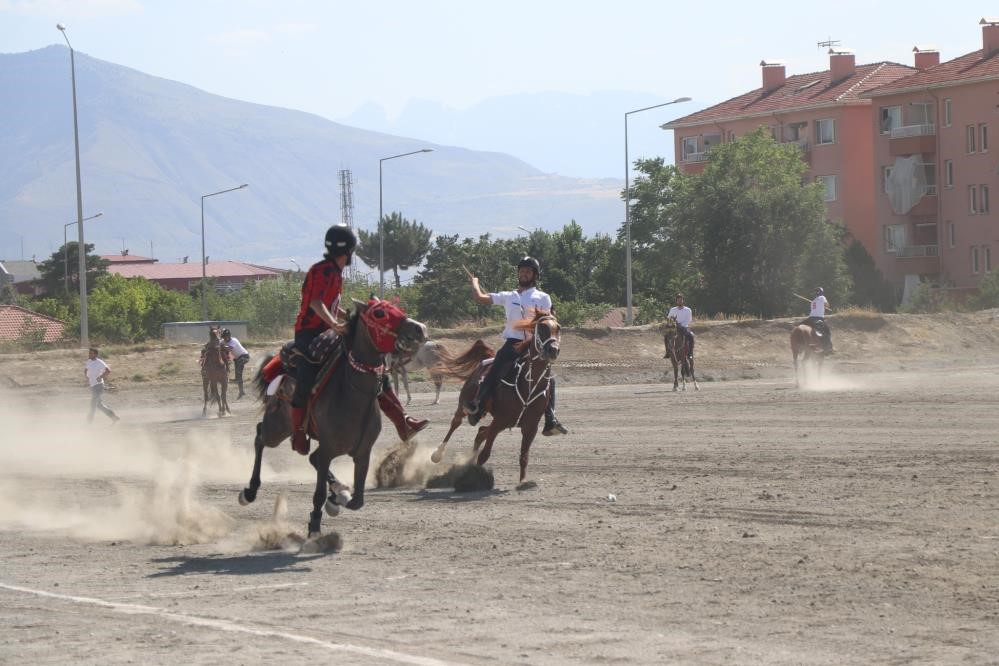 Ata sporu cirit Erzincan’da yaşatılıyor