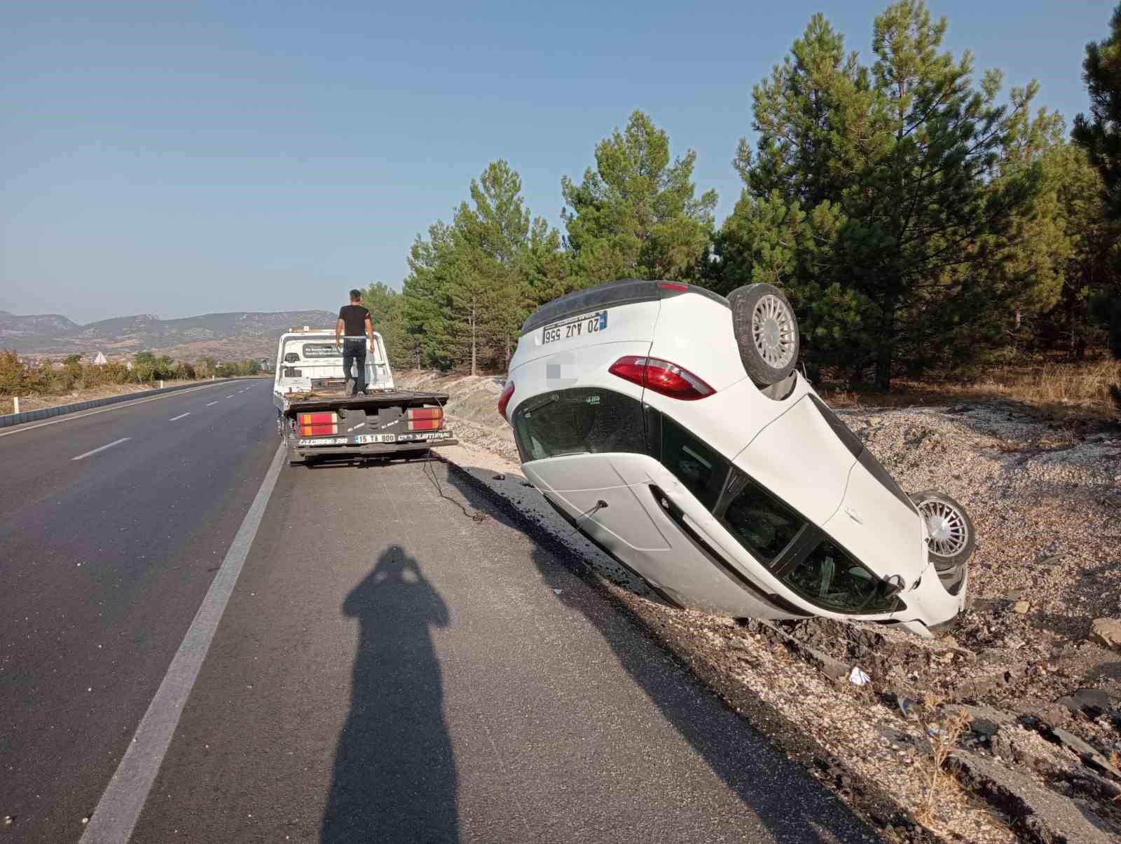 Burdur’da kontrolden çıkan otomobil takla attı: 1 yaralı