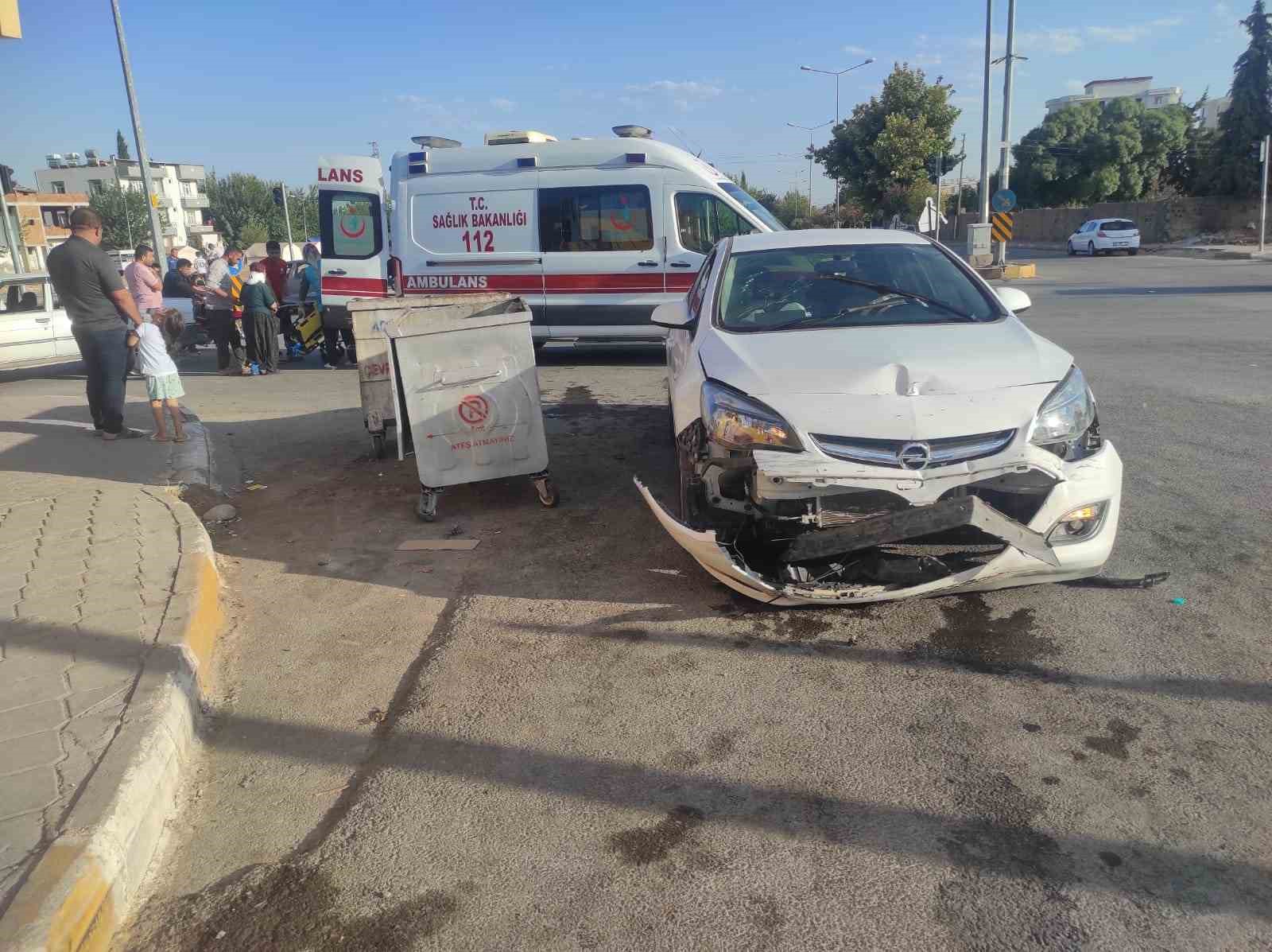 İki otomobil &ccedil;arpıştı: 2 yaralı
