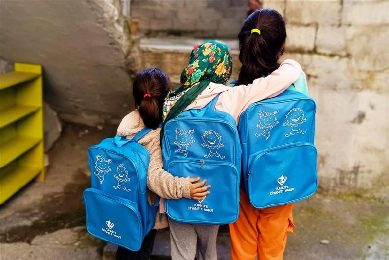 TDV’den 5 bin 200 yetim öğrenciye eğitim yardımı