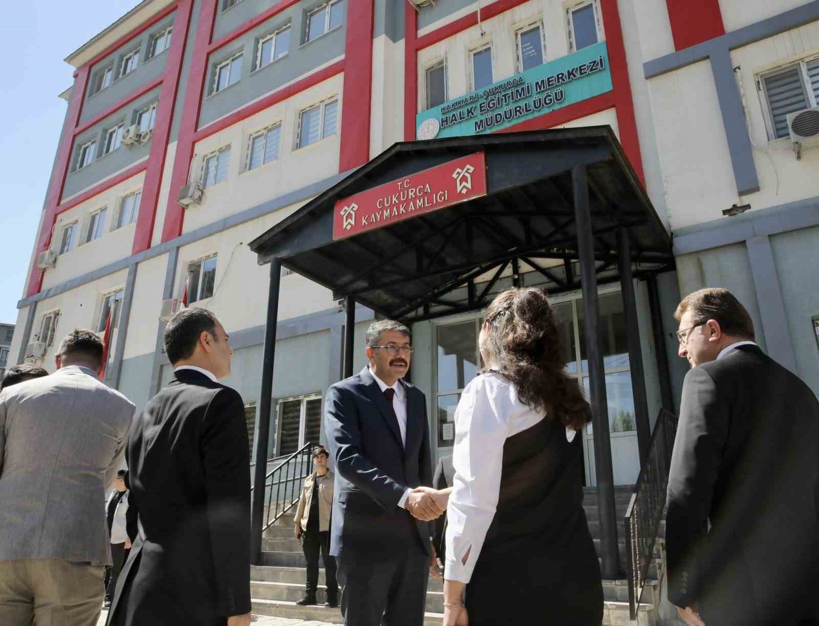 Vali Çelik’ten Çukurca’ya ziyaret
