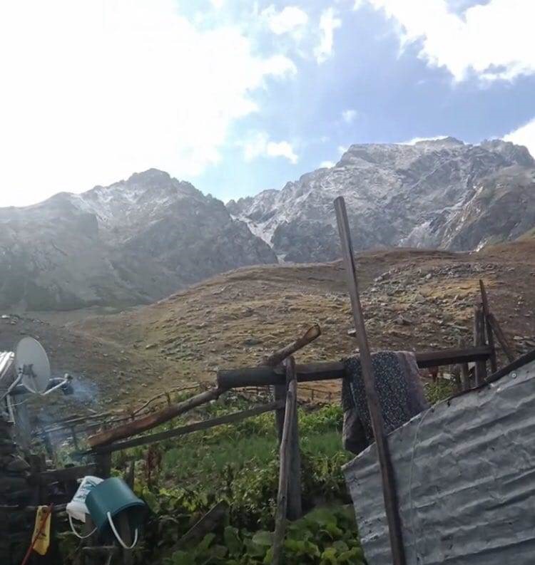 Artvin’in yüksek kesimlerine mevsimin ilk karı yağdı
