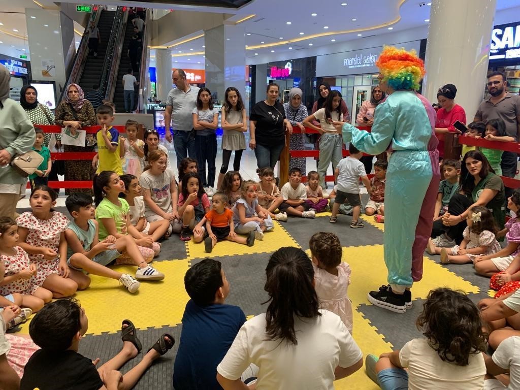 Mardin’de hizmet veren AVM okula dönüş kampanyası başlattı