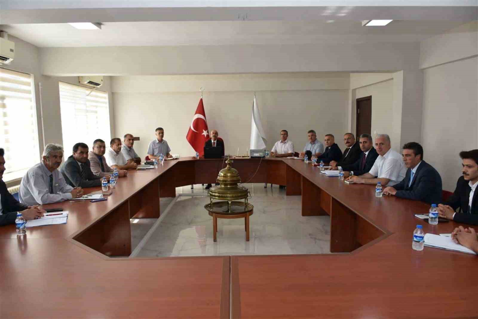 İl&ccedil;e Milli Eğitim M&uuml;d&uuml;rleri Kurulu toplantısı ger&ccedil;ekleştirildi

