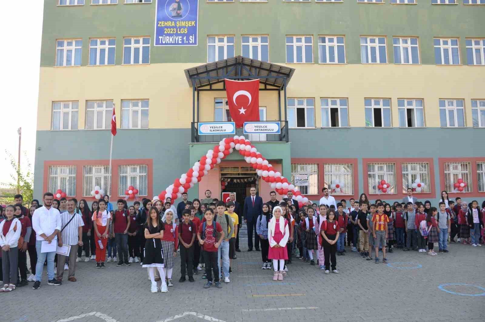 Muş’ta eğitim öğretim yılının ilk ders zili çaldı