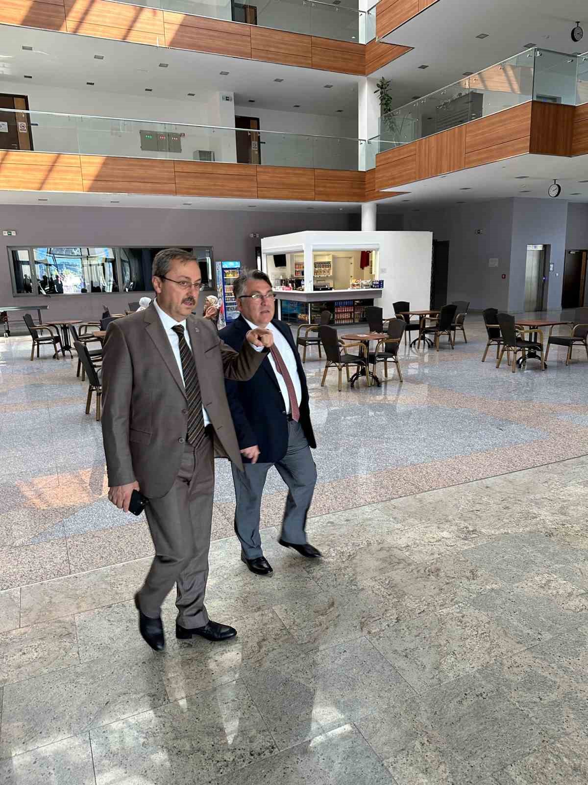 Rekt&ouml;r &Ouml;z&ouml;l&ccedil;er Bosna Hersek&rsquo;te bir dizi ziyarette bulundu

