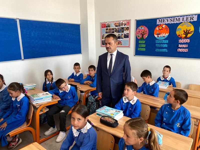 Çanakkale’de 2023-2024 Eğitim-Öğretim Yılı Yukarıköy İlkokulunda düzenlenen törenle başladı